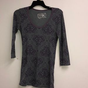 Erge Designs grey floral print thermal fitted Top